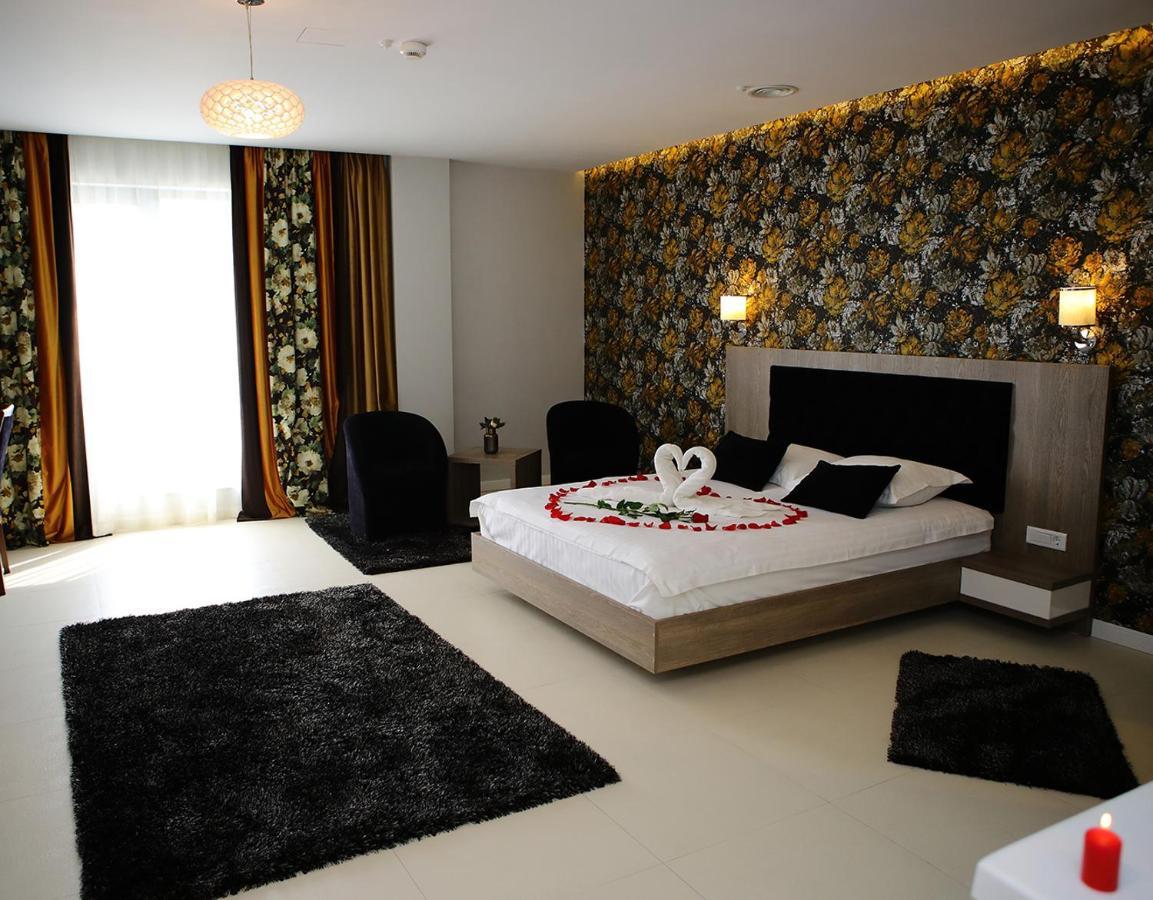 Meliss Events Hotel Craiova Ngoại thất bức ảnh