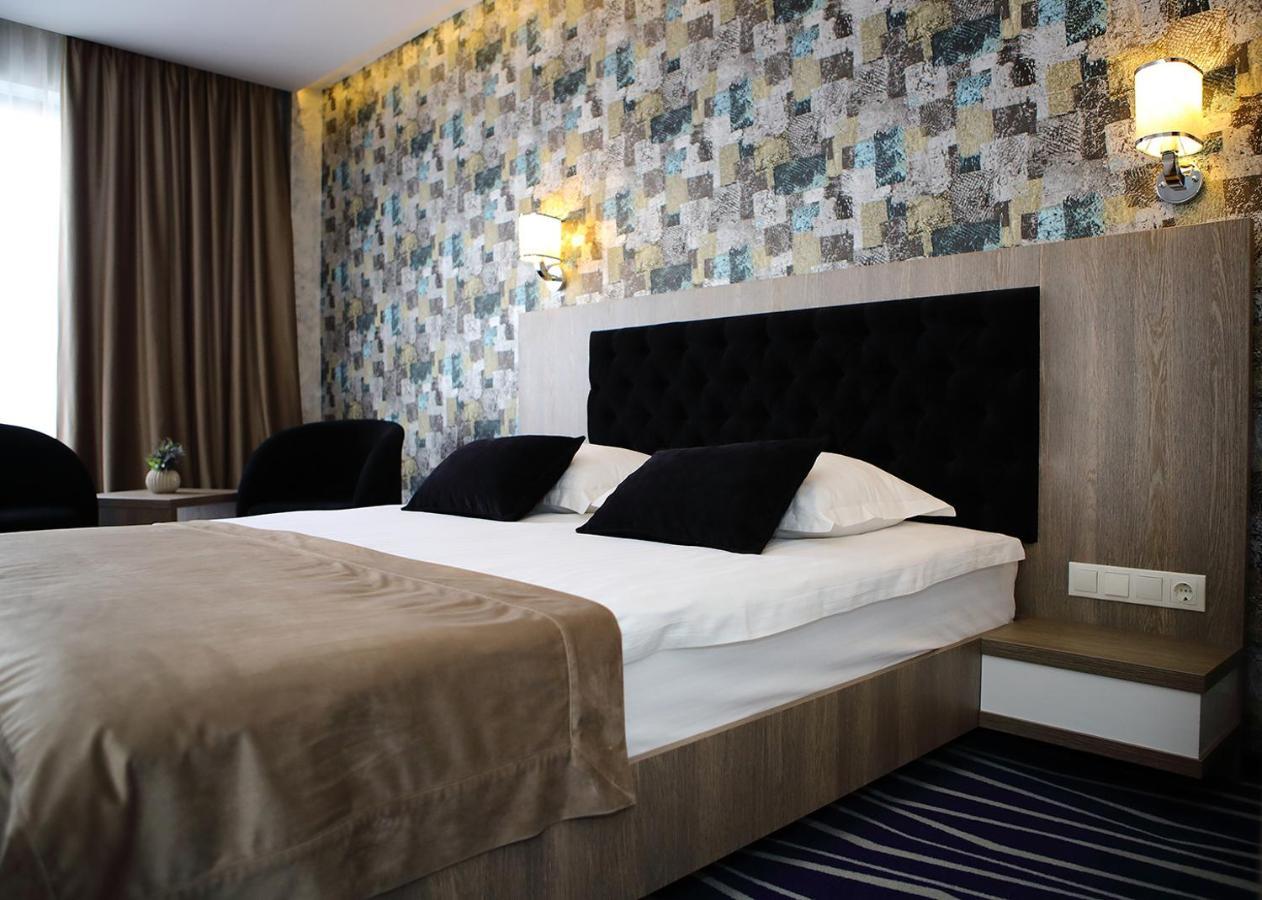 Meliss Events Hotel Craiova Ngoại thất bức ảnh
