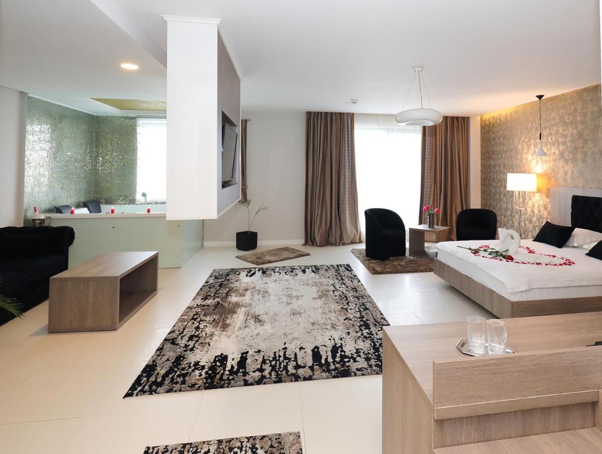 Meliss Events Hotel Craiova Ngoại thất bức ảnh