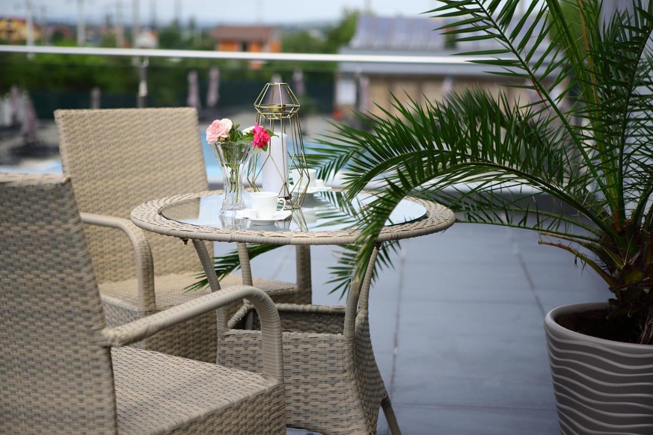 Meliss Events Hotel Craiova Ngoại thất bức ảnh