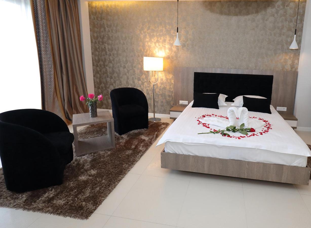 Meliss Events Hotel Craiova Ngoại thất bức ảnh