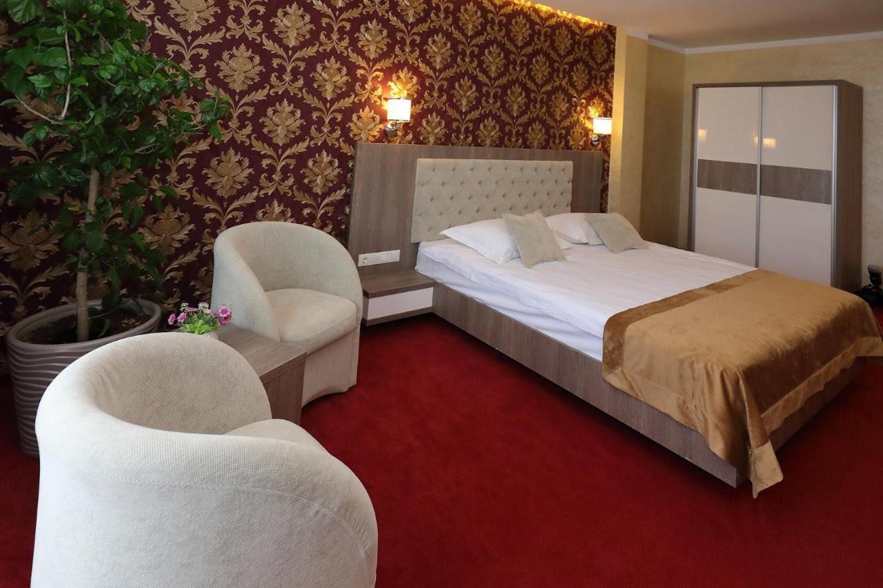 Meliss Events Hotel Craiova Ngoại thất bức ảnh