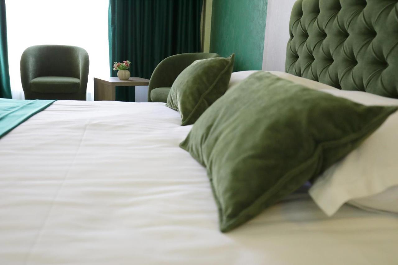 Meliss Events Hotel Craiova Ngoại thất bức ảnh