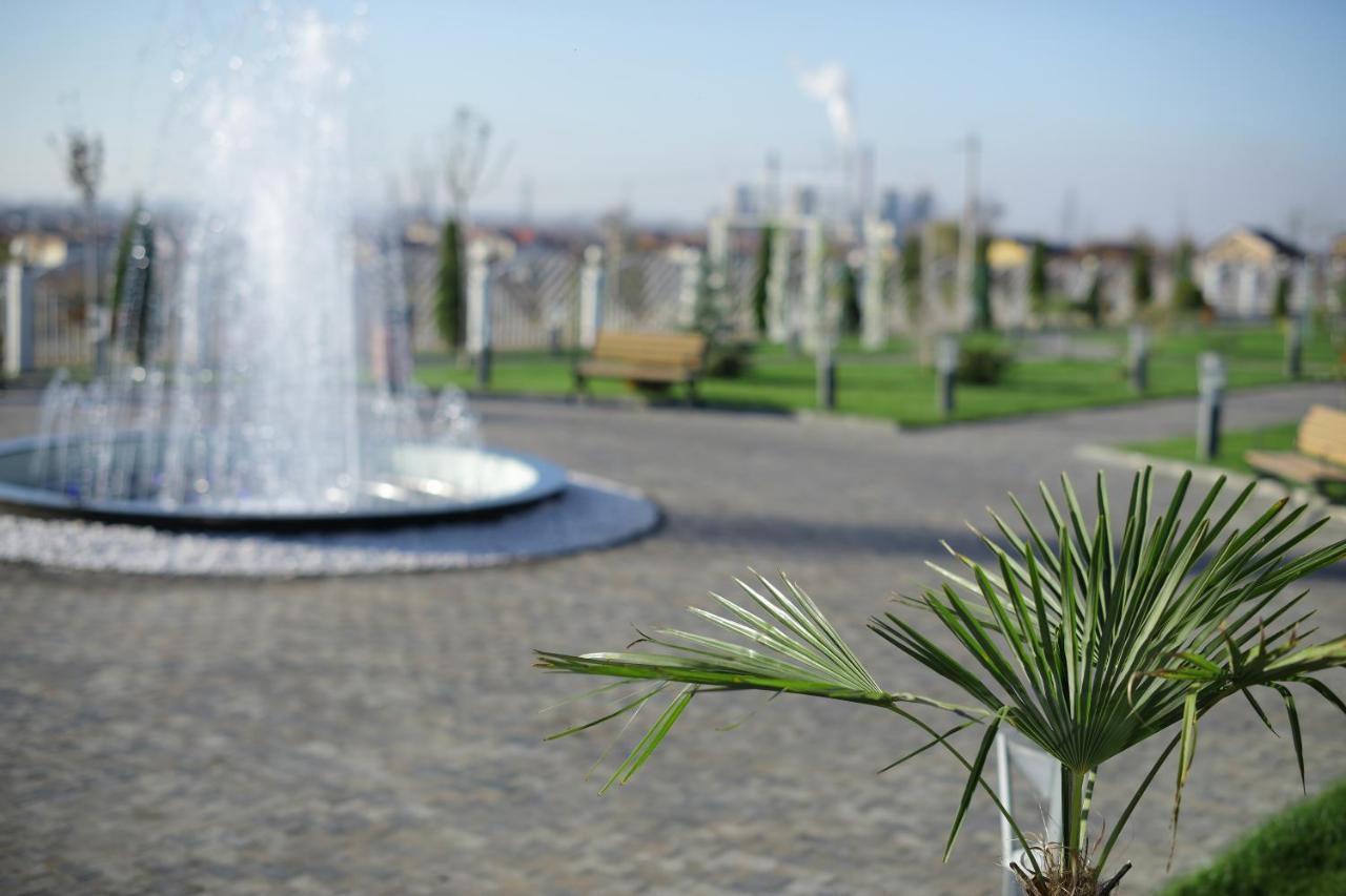 Meliss Events Hotel Craiova Ngoại thất bức ảnh