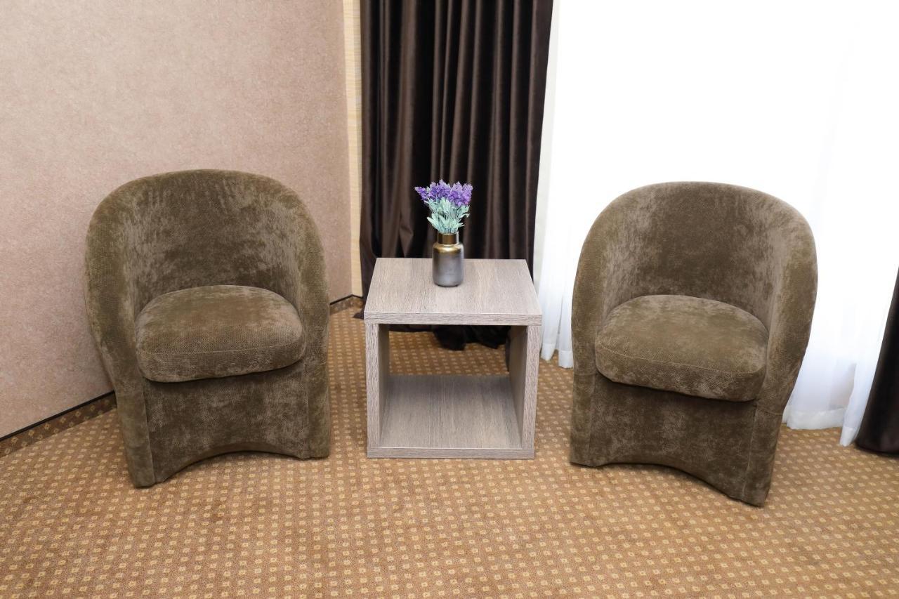 Meliss Events Hotel Craiova Ngoại thất bức ảnh