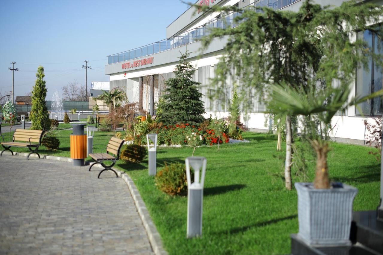 Meliss Events Hotel Craiova Ngoại thất bức ảnh