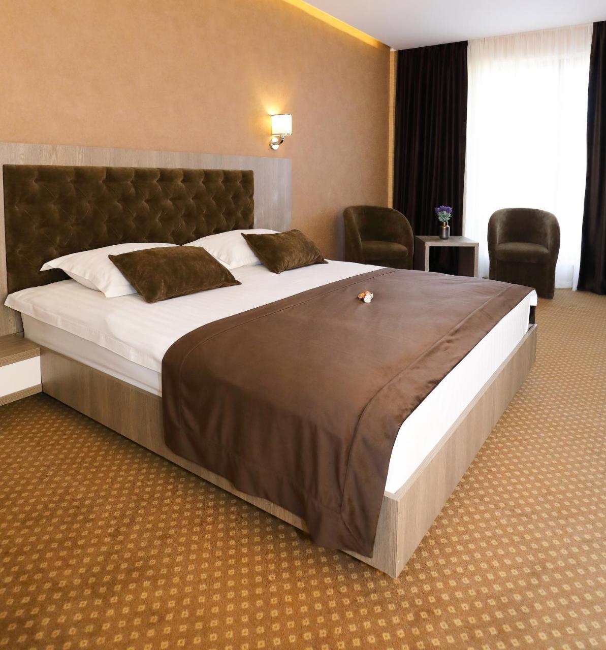 Meliss Events Hotel Craiova Ngoại thất bức ảnh