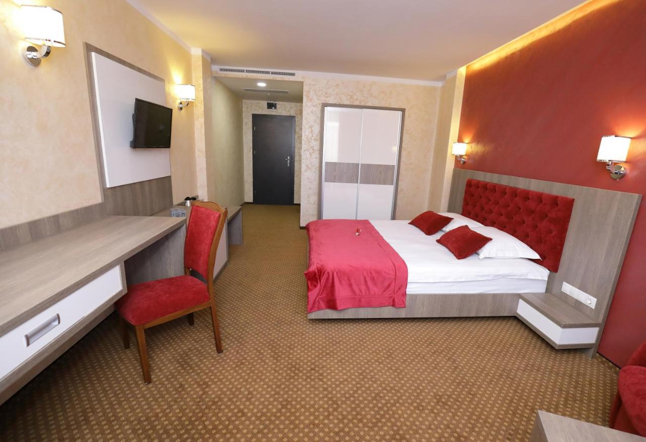 Meliss Events Hotel Craiova Ngoại thất bức ảnh