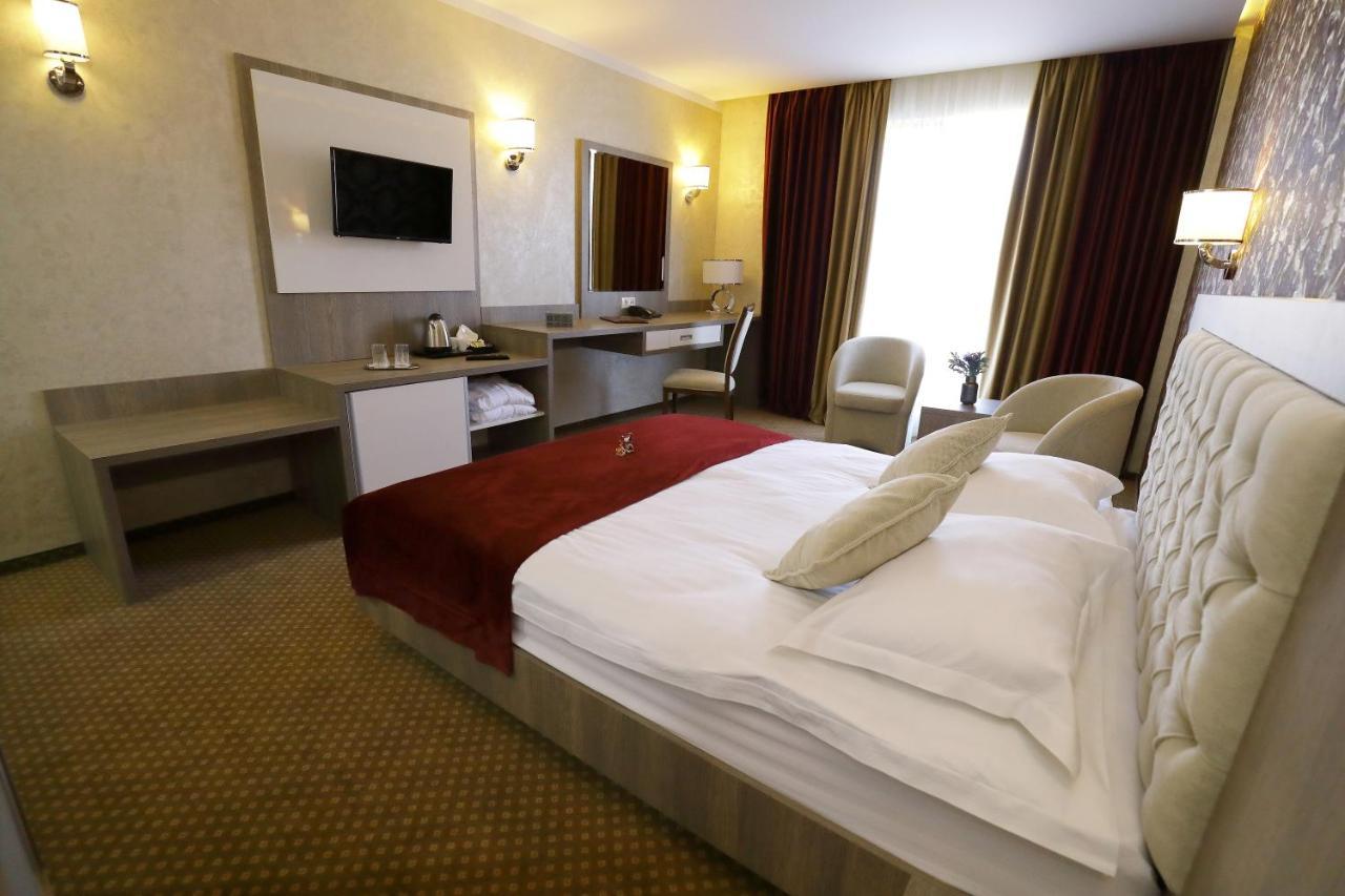 Meliss Events Hotel Craiova Ngoại thất bức ảnh