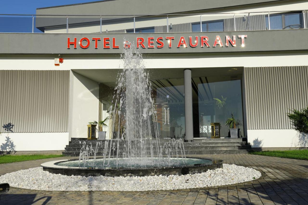 Meliss Events Hotel Craiova Ngoại thất bức ảnh