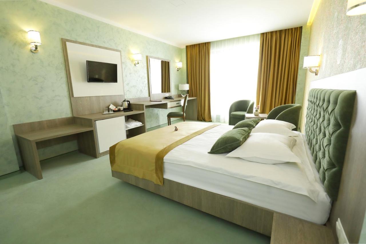 Meliss Events Hotel Craiova Ngoại thất bức ảnh