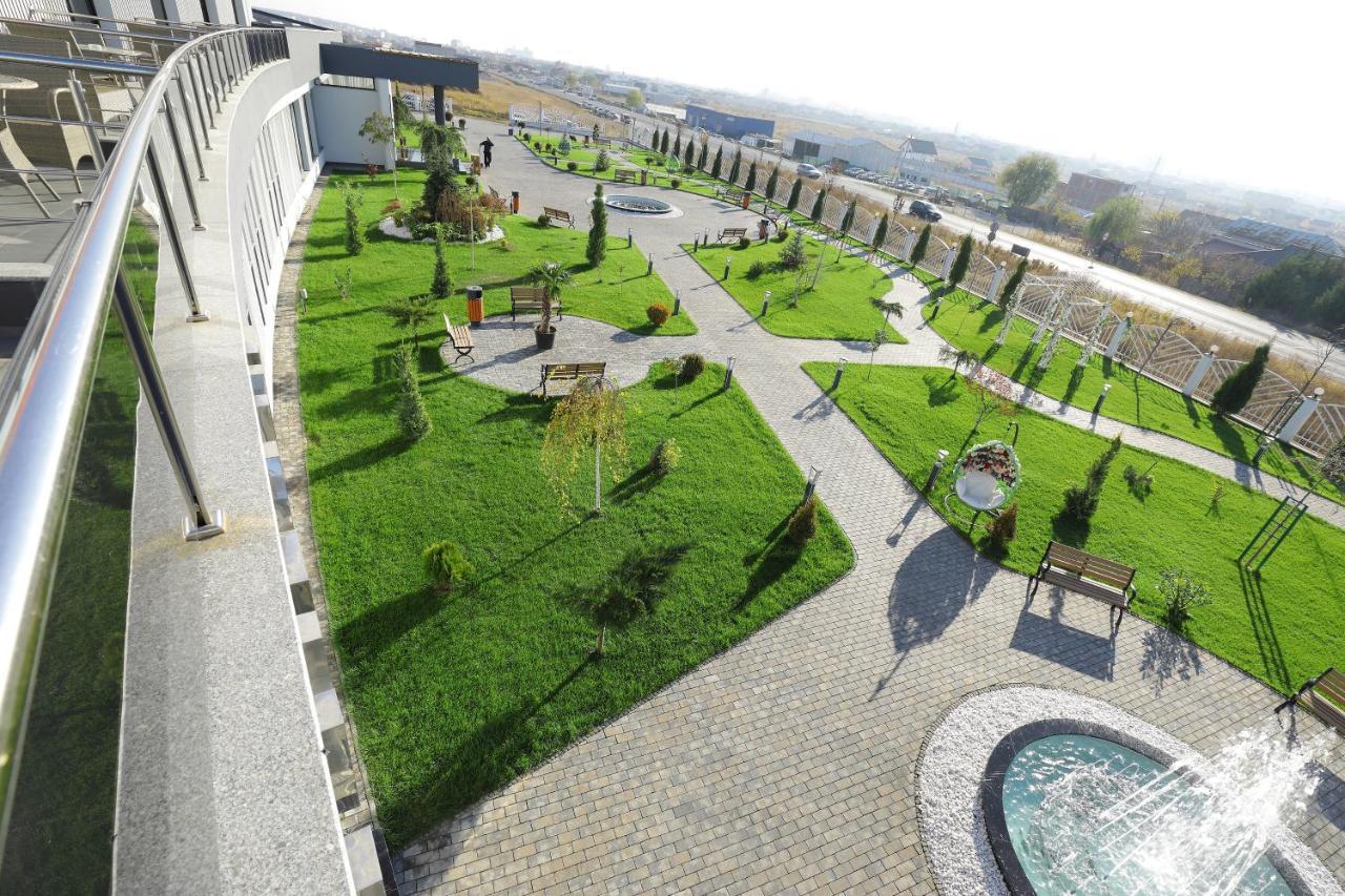 Meliss Events Hotel Craiova Ngoại thất bức ảnh