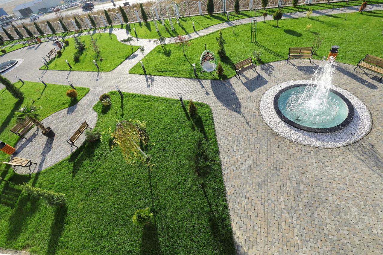 Meliss Events Hotel Craiova Ngoại thất bức ảnh