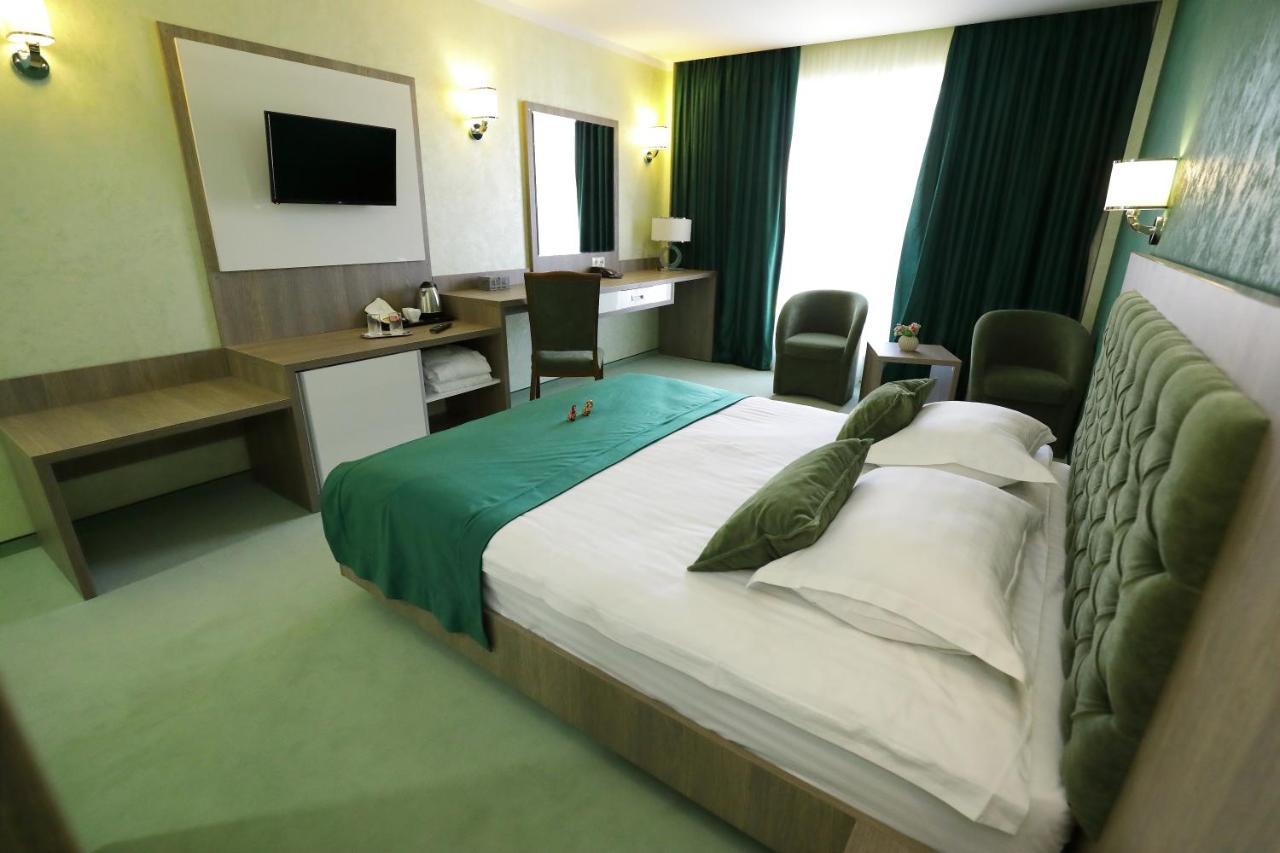 Meliss Events Hotel Craiova Ngoại thất bức ảnh