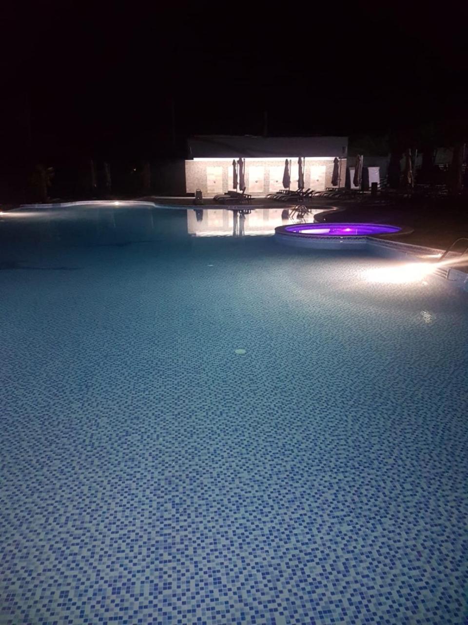 Meliss Events Hotel Craiova Ngoại thất bức ảnh